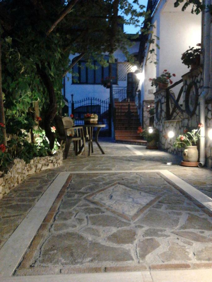 Residenza Antico Borgo Del Pozzo Aparthotel Tramonti Eksteriør bilde